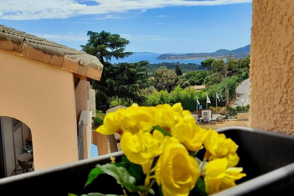 Coquet Duplex En Residence Avec Piscine La Croix-Valmer Zewnętrze zdjęcie